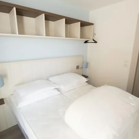 Beachside Apartment Close To De Panne 아파트 *